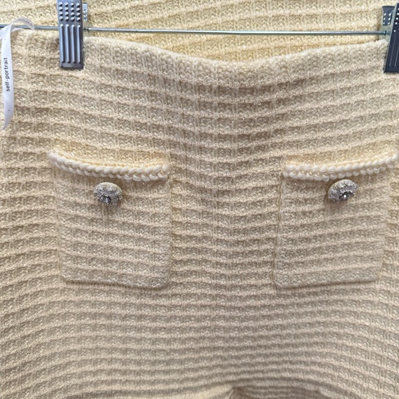 Textured Knit Skirt in Yellow
self-portrait - Picture 4 of 6